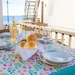 Apartment Lungomare Bay, E Sei In Spiaggia...
