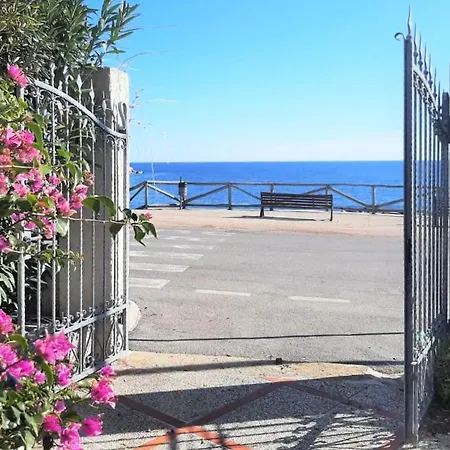 Lägenhet Lungomare Bay, E Sei In Spiaggia... *