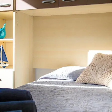 Lägenhet Lungomare Bay, E Sei In Spiaggia...