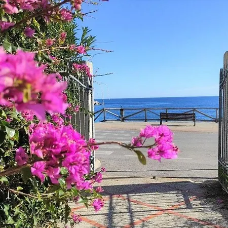 Lungomare Bay, E Sei In Spiaggia... *